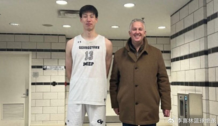 体育视频直播-夺冠+MVP！中国男篮18岁2米15新星崛起闪耀：曾单场轰30+8真猛|斯楠|世预赛|胡金秋|郇斯楠|篮板_新浪体育_新浪新闻