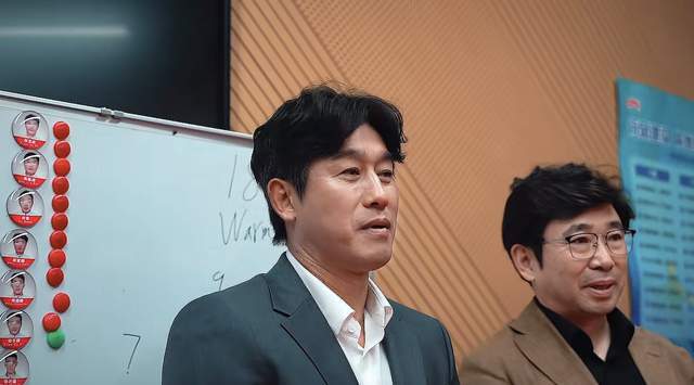 体育视频直播-徐正源刚上任遇残阵，辽宁核心停赛，5后卫稳住防守 先拿玉昆试水