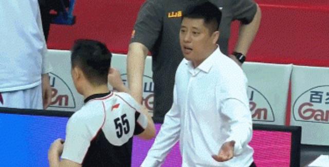 山西主教练潘江辱骂裁判 对其停赛3场并罚款6万